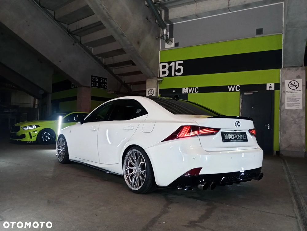 Lexus IS 200t F Sport - 24