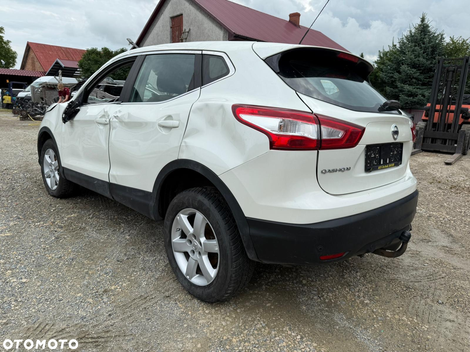 Nissan Qashqai 1.6 dCi TEKNA - 8