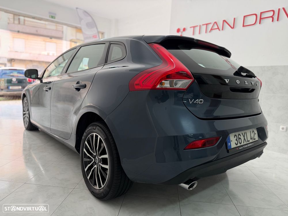 Volvo V40 2.0 D2 Momentum Geartronic - 7