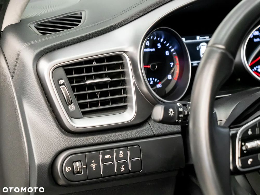 Kia Ceed 1.5 T-GDI M DCT - 24