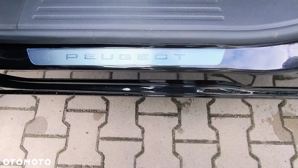 Peugeot 2008 1.2 PureTech GT S&S EAT8 - 17