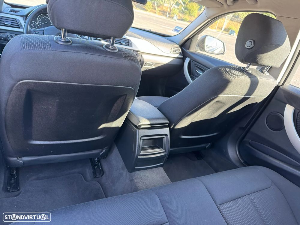 BMW 320 d Line Modern - 31
