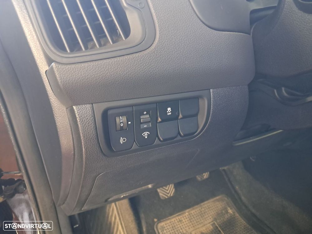 Kia Rio 1.2 CVVT LX - 4