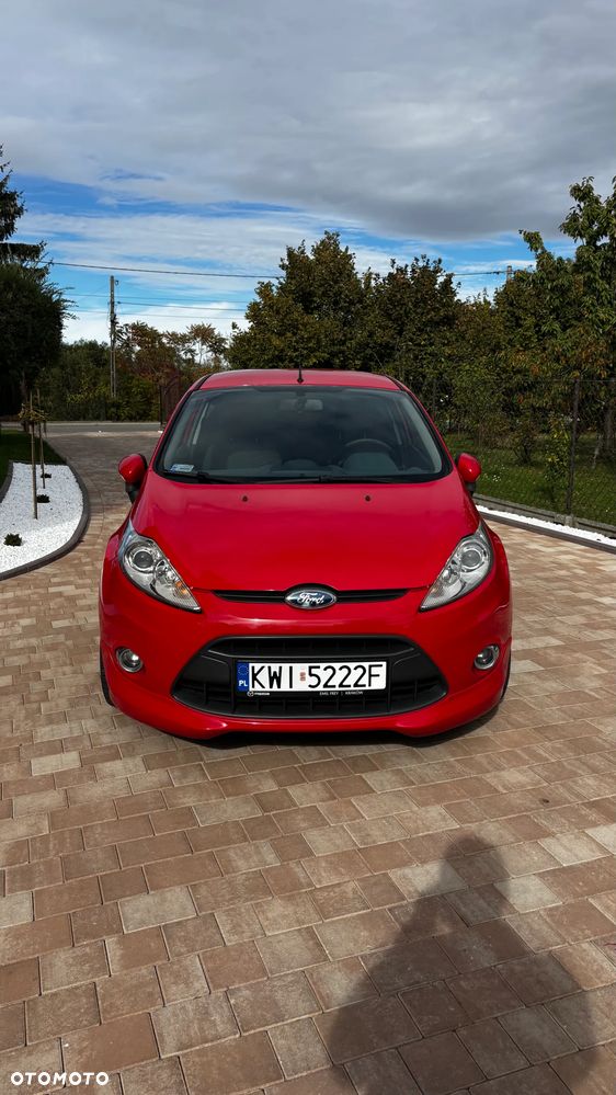 Ford Fiesta 2010 photo 2