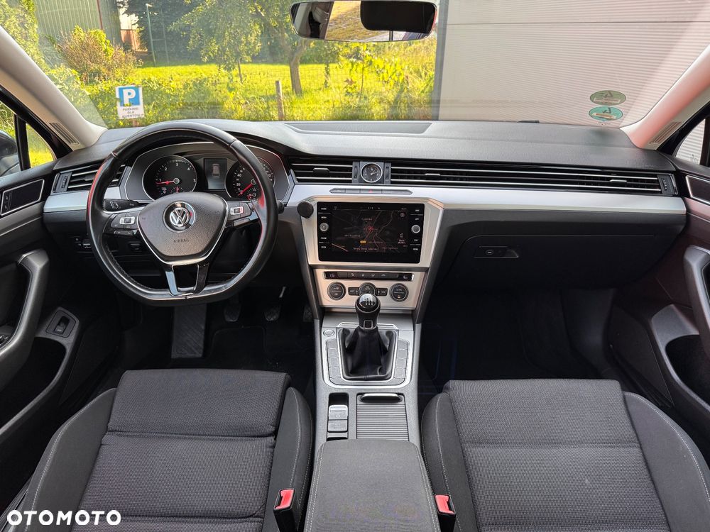 Volkswagen Passat 2.0 TDI (BlueMotion Technology) Comfortline - 32