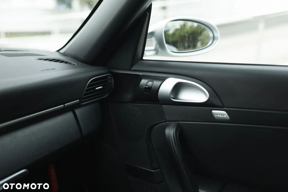 Porsche 911 Carrera Tiptronic S - 25