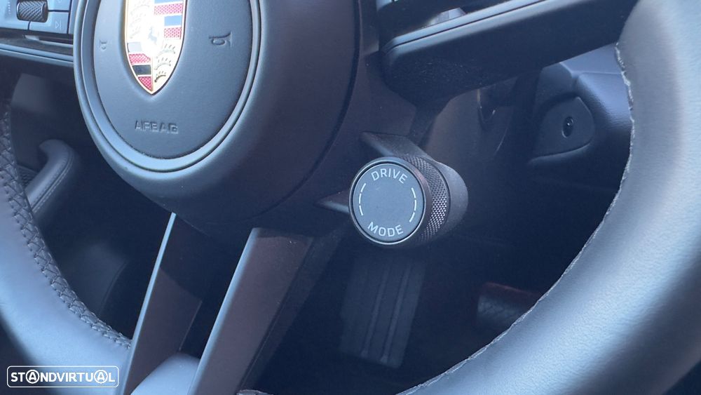 Porsche Macan Electric 4 - 23