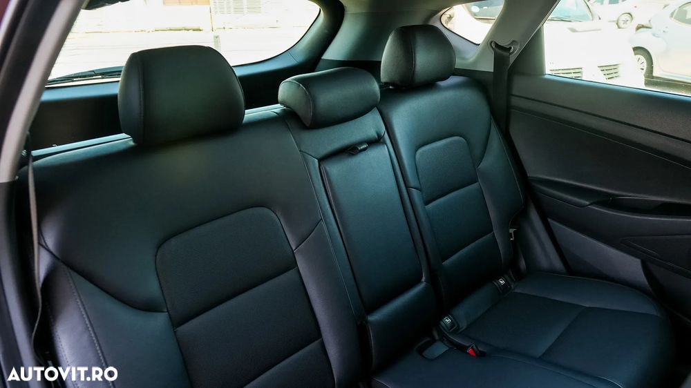 Hyundai Tucson 2.0 CRDI 4WD 6AT Luxury+ - 33