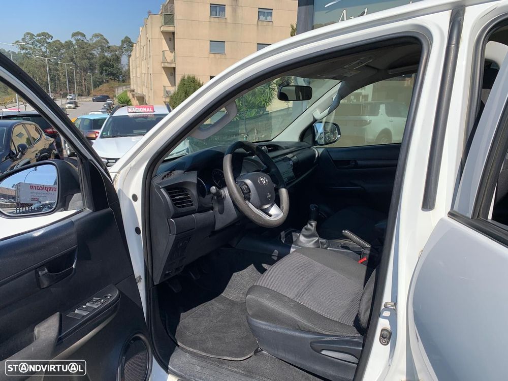 Toyota Hilux 2.4 D-4D 2WD CD - 9