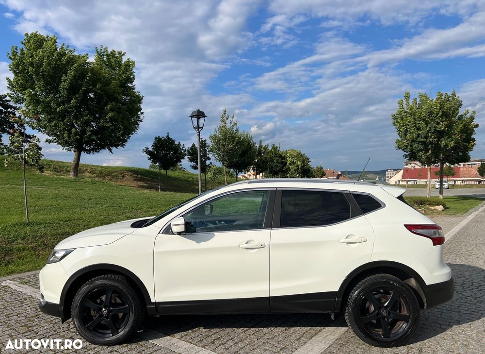 Nissan Qashqai 1.6 DCI TEKNA+ - 10
