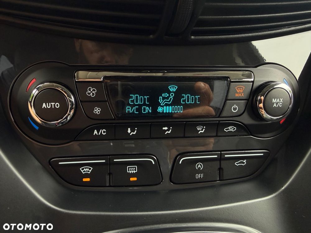 Ford Kuga 2.0 TDCi 4x4 Titanium - 24