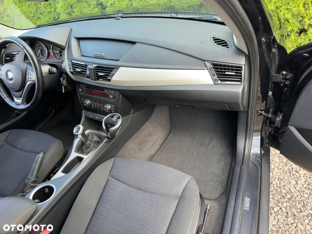 BMW X1 sDrive18d xLine - 29