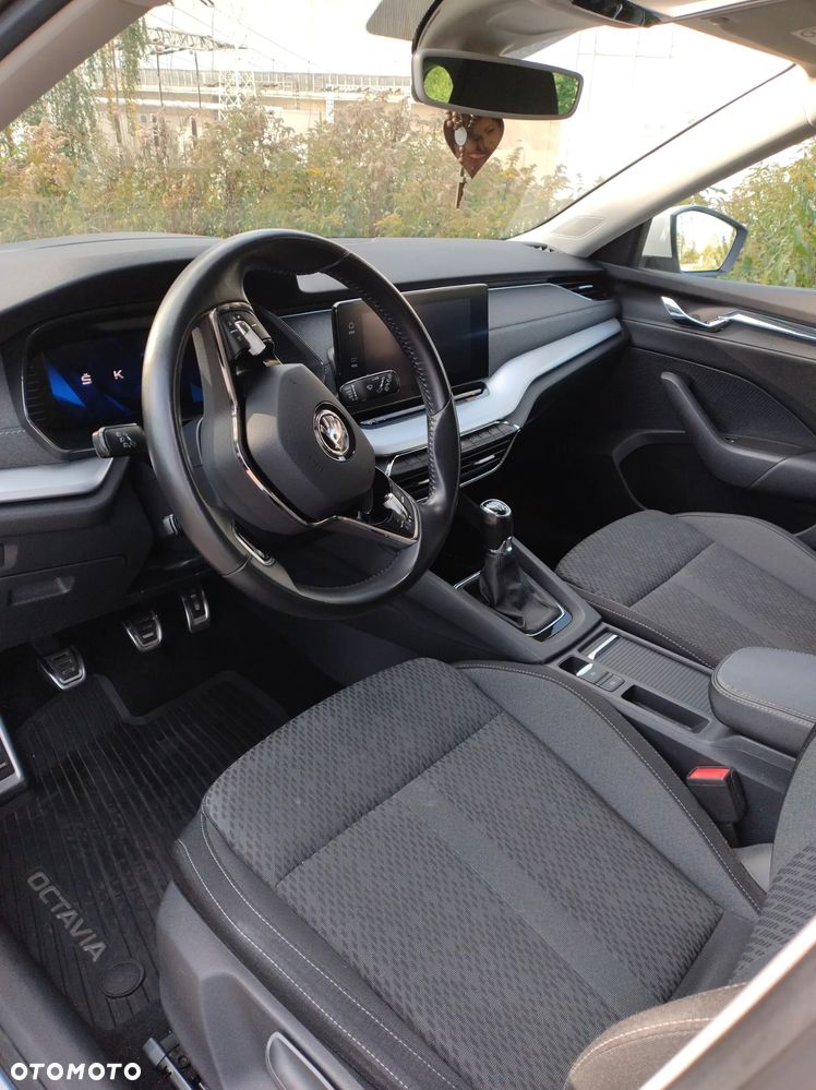 Skoda Octavia 1.5 TSI ACT Style - 15