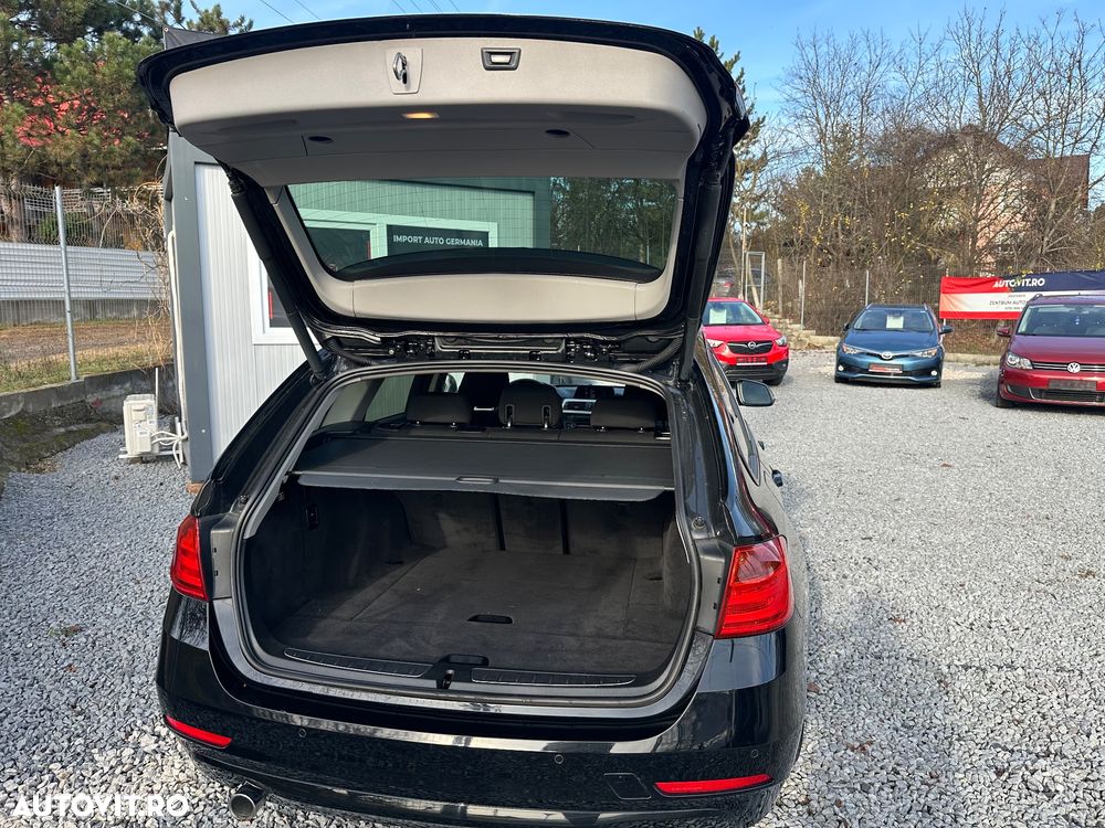 BMW Seria 3 320d DPF Touring Aut. Edition Sport - 6