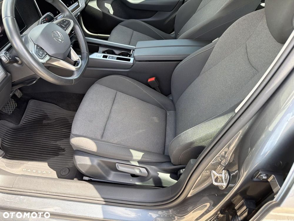 Volkswagen Passat - 13