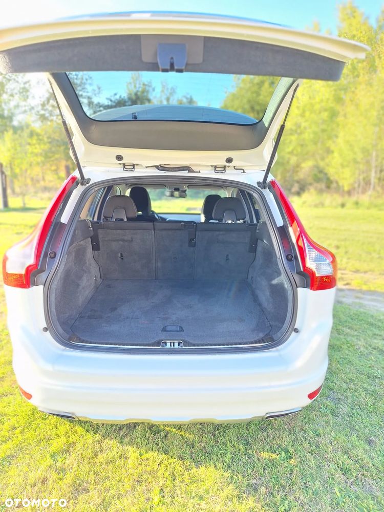 Volvo XC 60 T5 AWD Momentum - 5