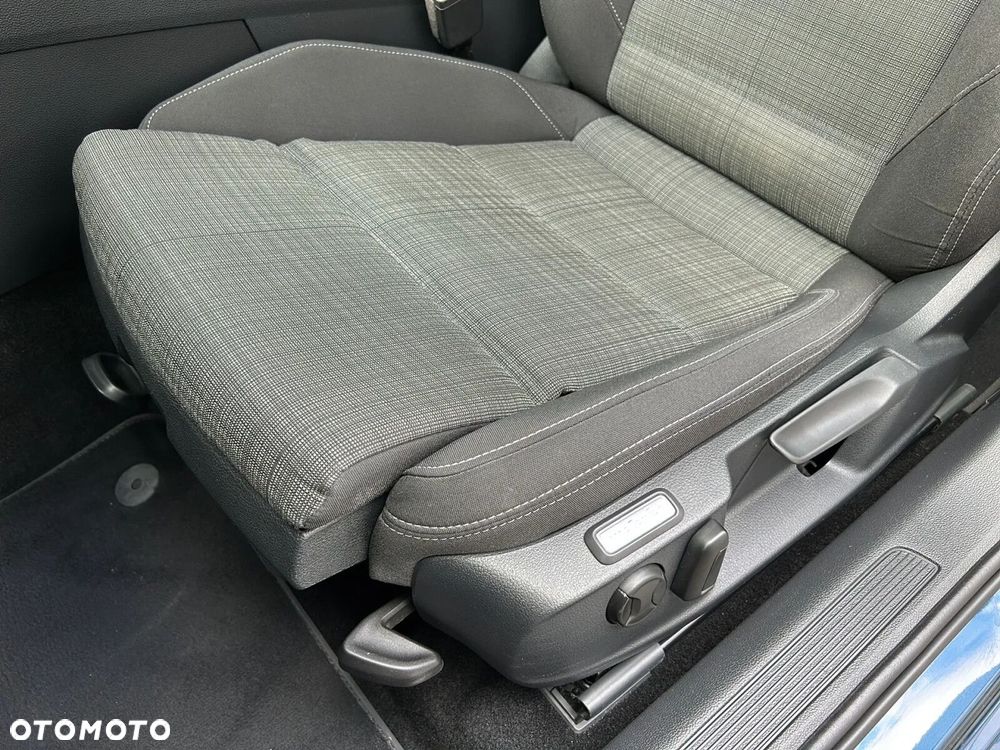 Volkswagen Passat Variant 1.5 TSI EVO Business - 20