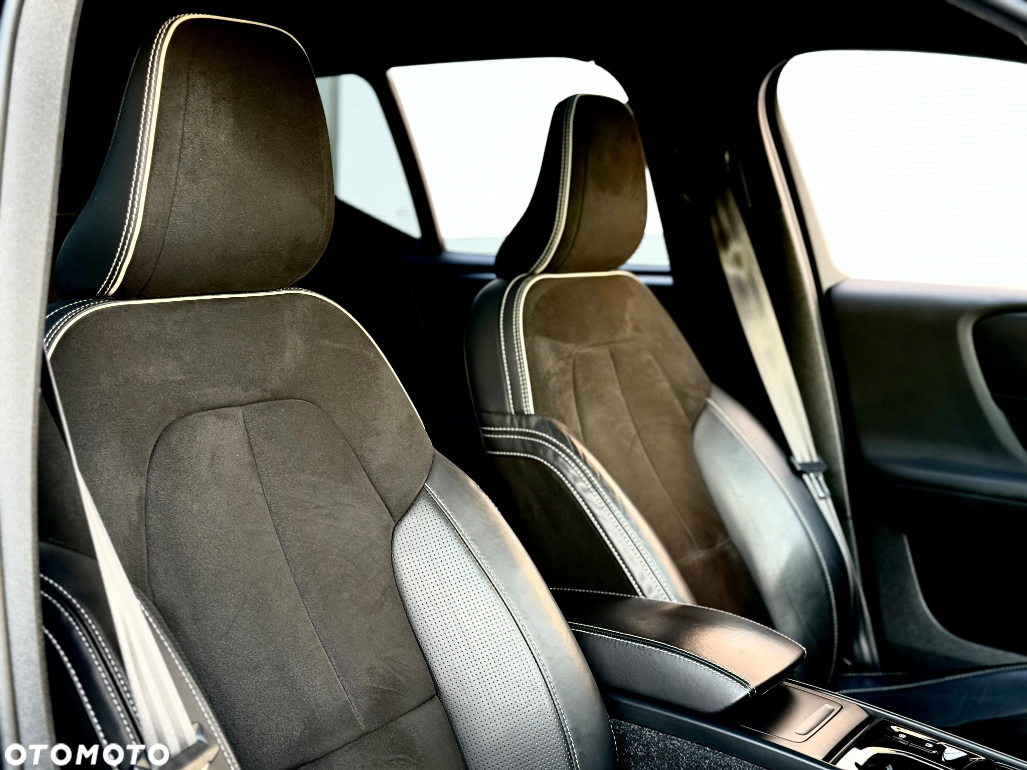 Volvo XC 40 T3 Geartronic RDesign - 32