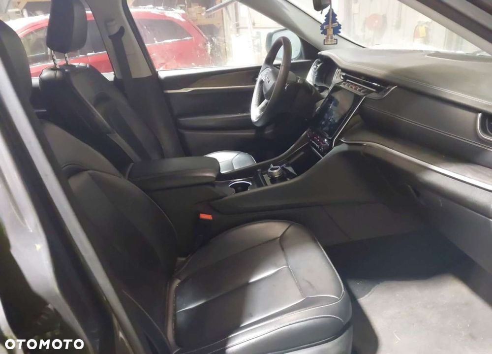 Jeep Grand Cherokee - 8