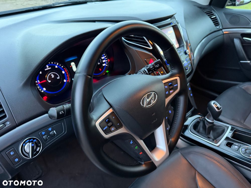 Hyundai i40 Kombi 1.7 CRDi Premium - 17