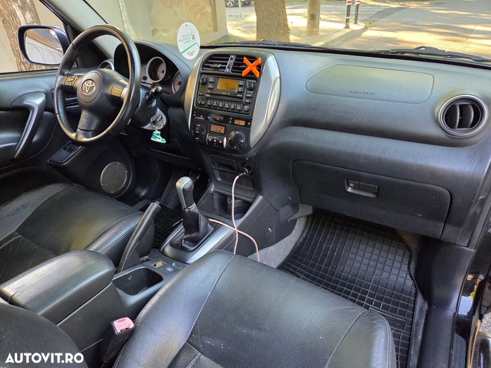 Toyota RAV4 2.0 VIP - 18