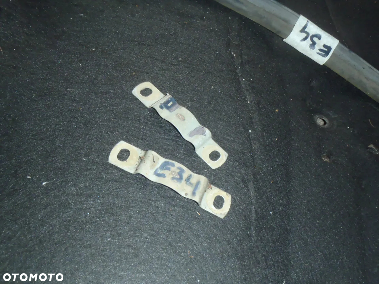 zawias rolka zamek logo uszczelka wyciszenie z maski spryskiwacz  bmw e34 bez rdzy - 12