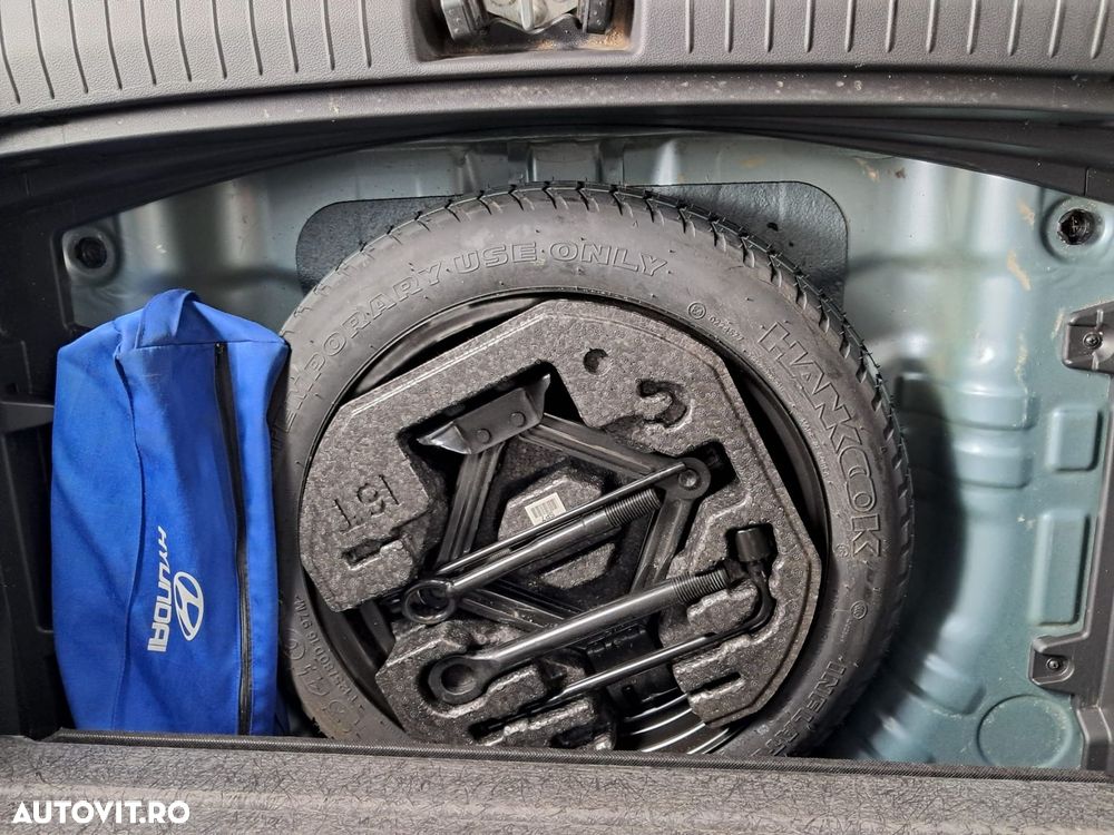 Hyundai KONA - 25