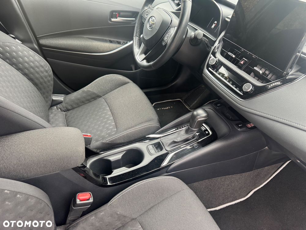 Toyota Corolla 1.8 Hybrid Comfort - 29