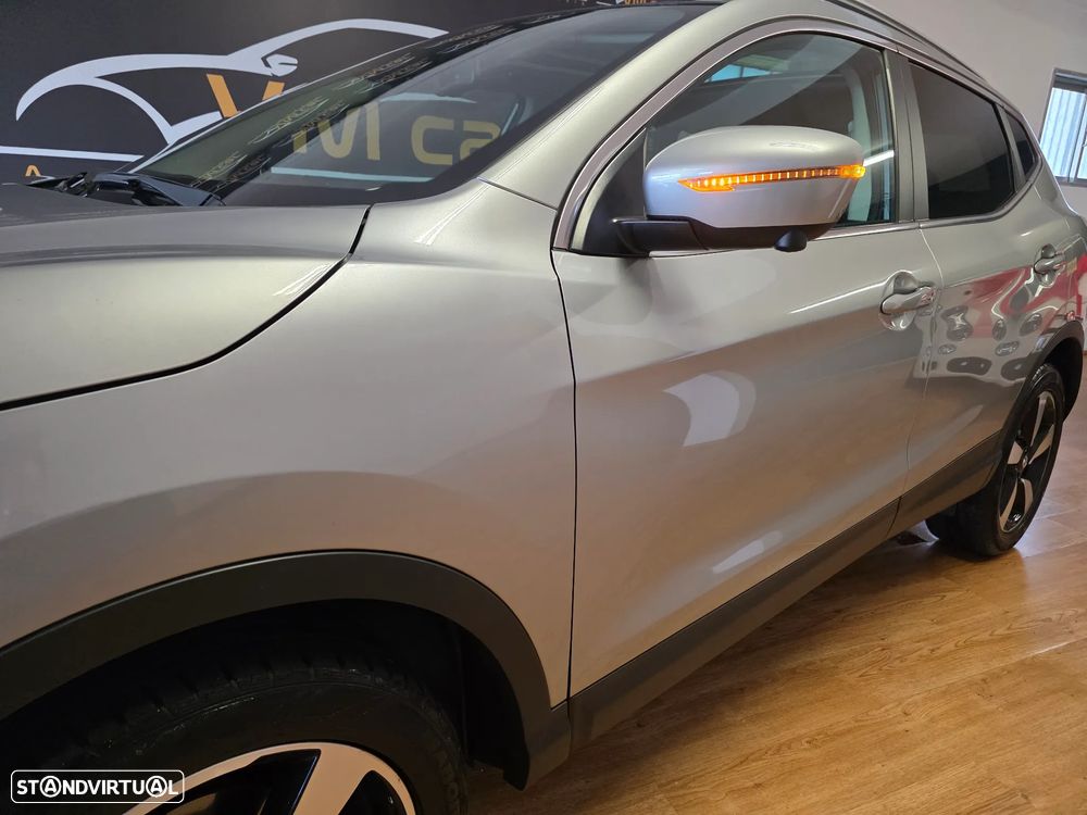 Nissan Qashqai 1.5 dCi N-Connecta 18 - 20