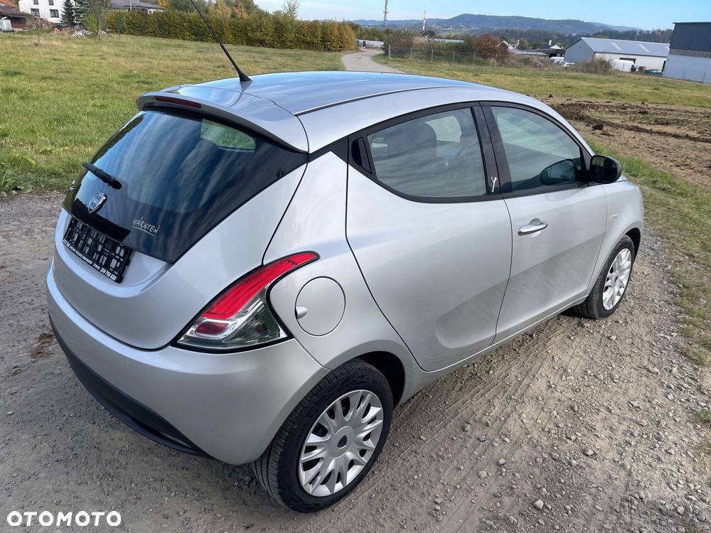 Lancia Ypsilon