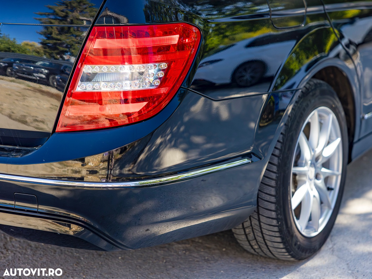 Mercedes-Benz C 180 T BlueEFFICIENCY 7G-TRONIC - 24