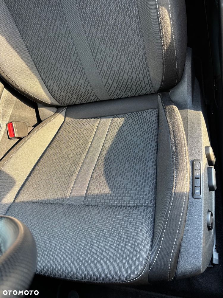 Skoda Octavia 2.0 TDI DSG Style - 29