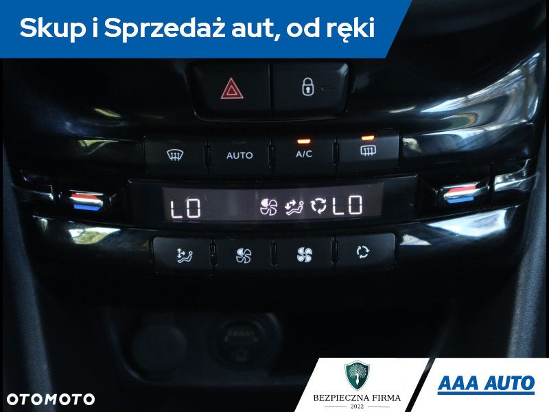 Peugeot 208 - 14