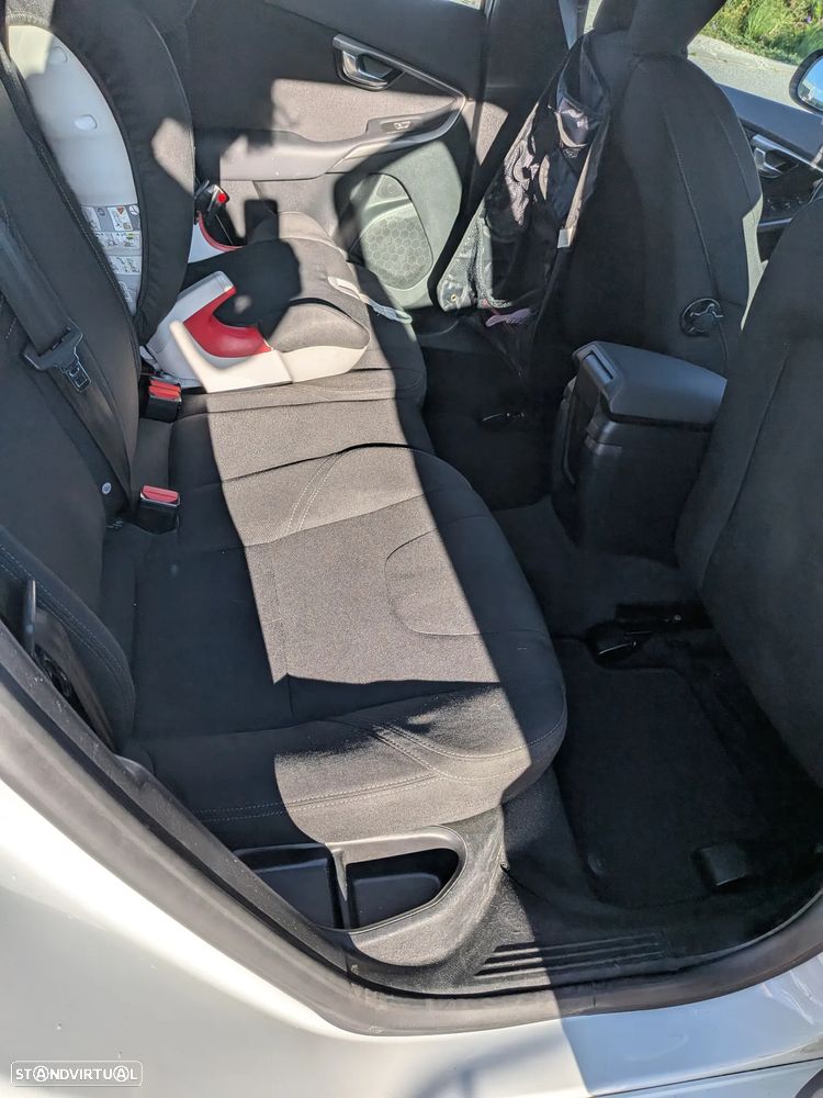 Volvo V40 1.6 D2 Eco Kinetic - 21