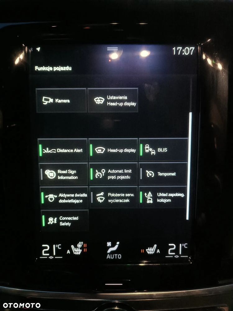 Volvo V90 T8 AWD Plug-In Hybrid R-Design - 25