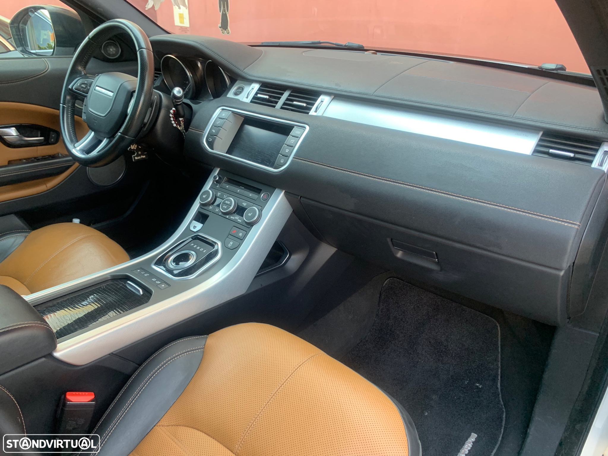Land Rover Range Rover Evoque 2.0 TD4 SE Dynamic Auto - 9
