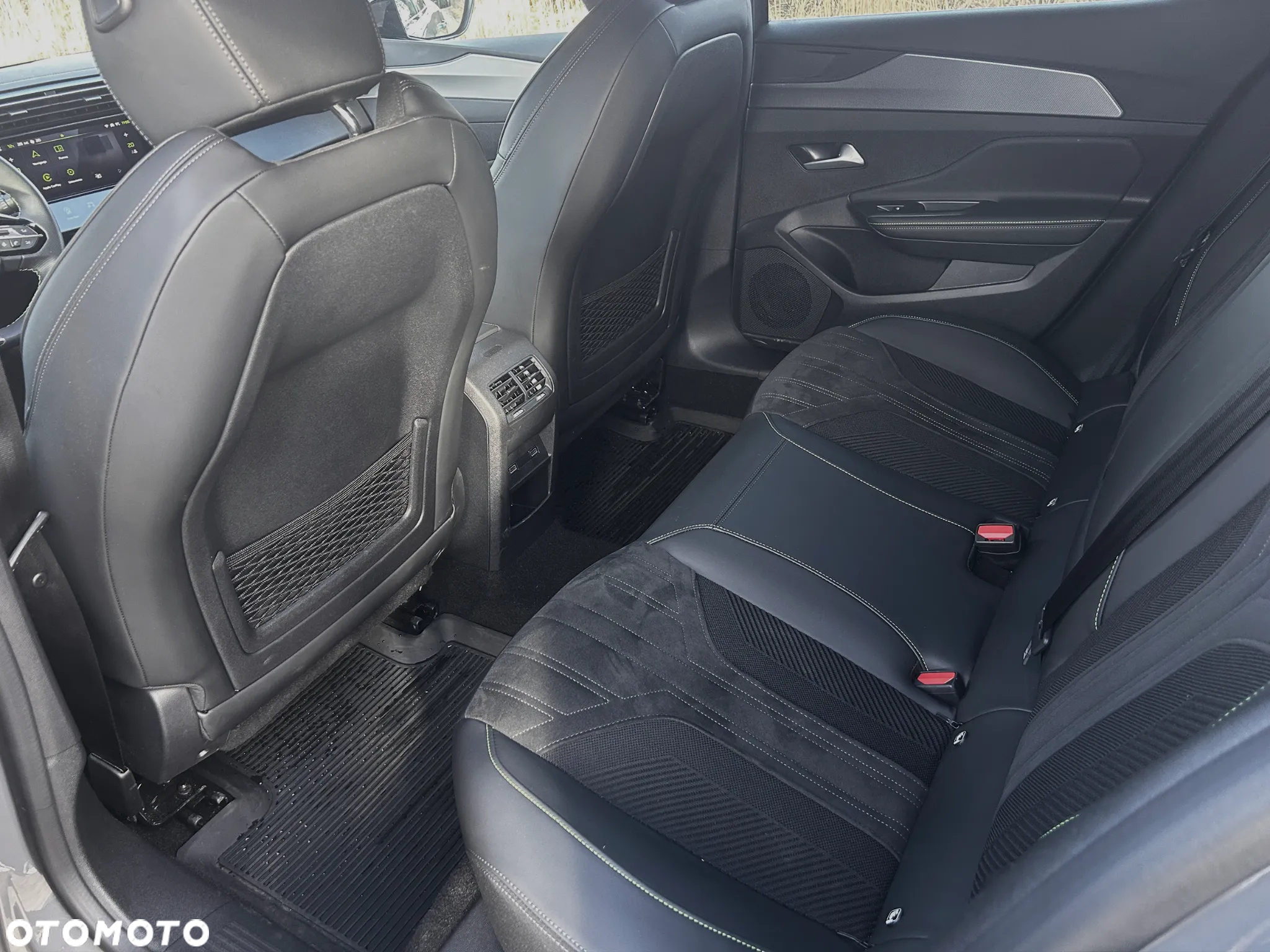 Peugeot 408 1.2 PureTech GT S&S EAT8 - 12