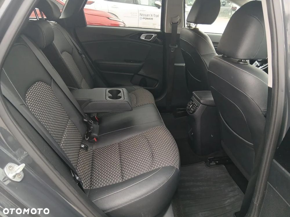 Kia Ceed 1.5 T-GDI Business Line - 17