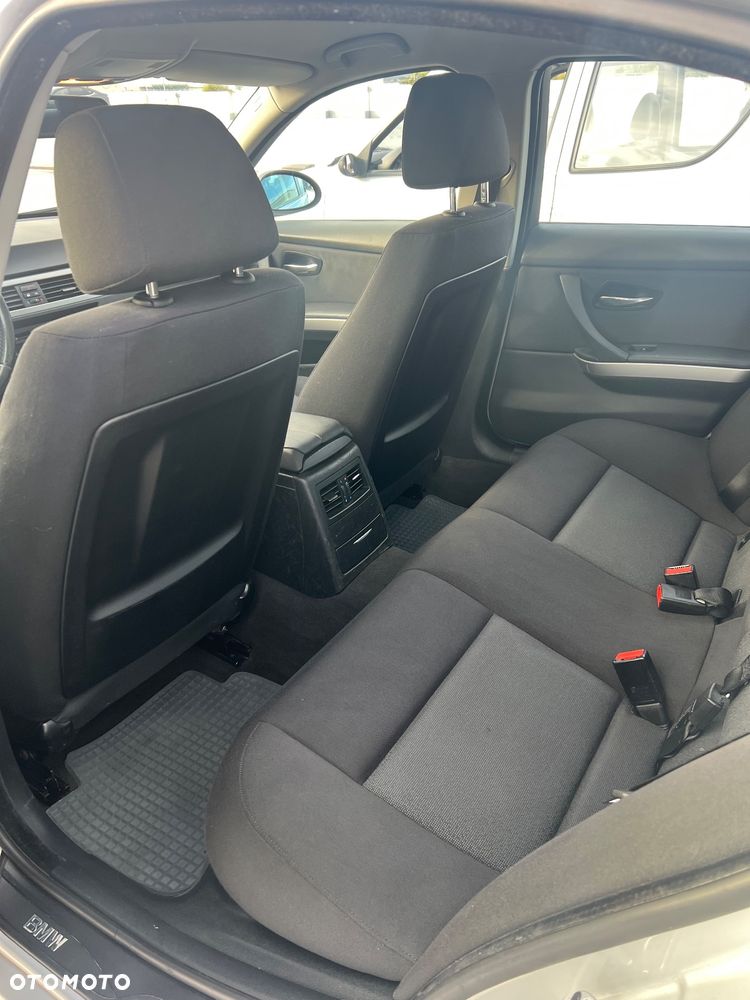 BMW Seria 3 318i - 18