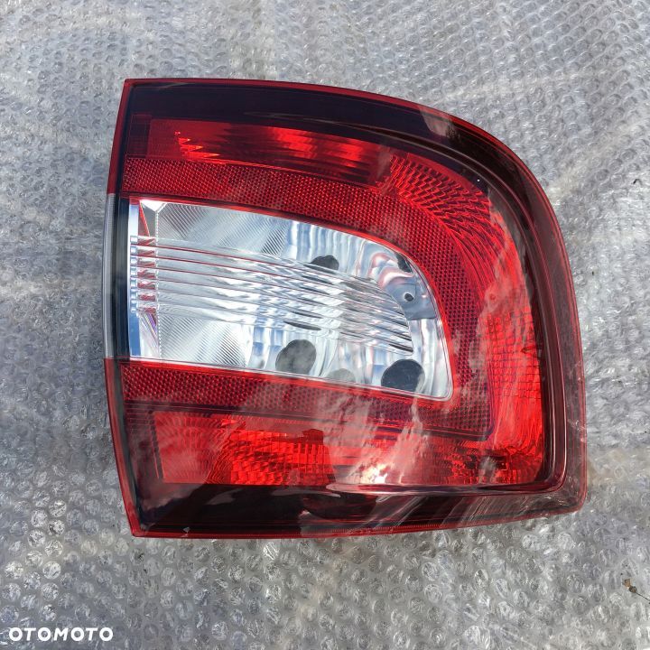 LAMPA LEWA TYŁ TYLNA SKODA RAPID LIFT 5JH945207 - 1