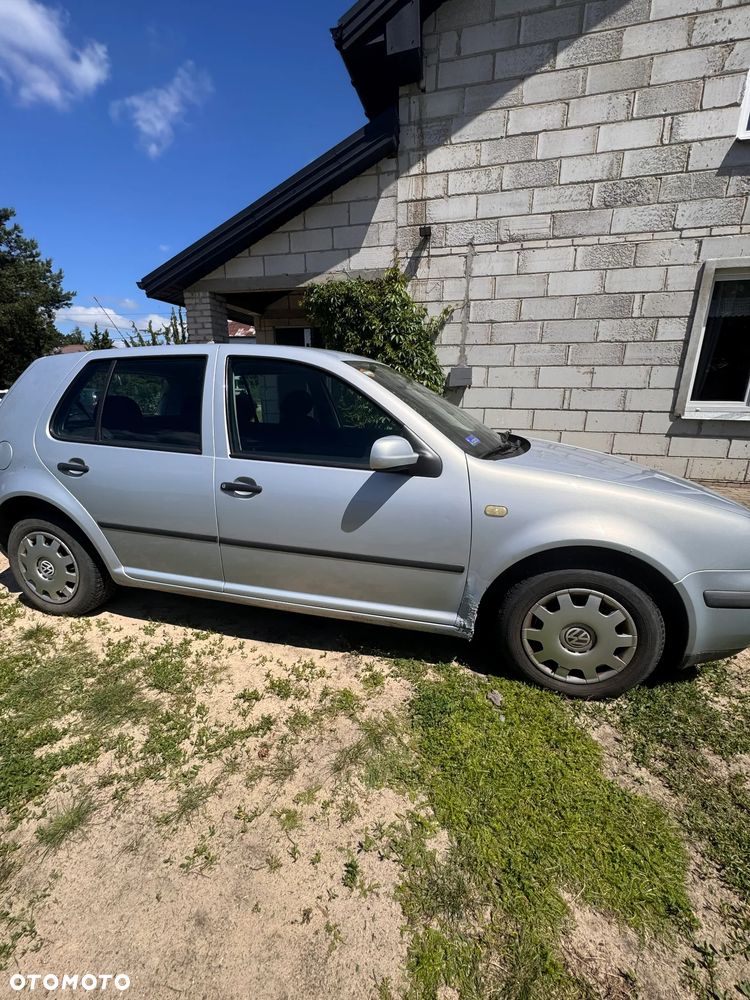 Volkswagen Golf 1.6 Basis - 4