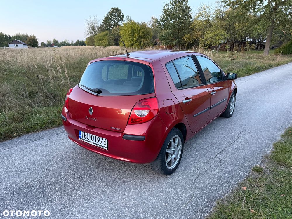Renault Clio - 12