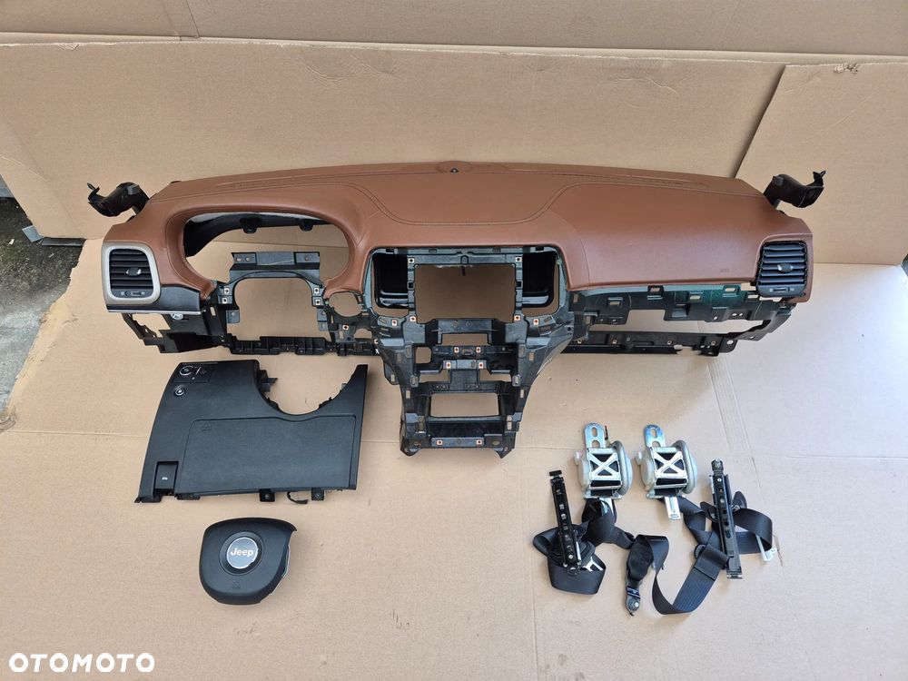 KONSOLA DESKA PODUSZKI PASY  KOMPLET JEEP GRAND CHEROKEE WK2 2012-2015 BRĄZOWA