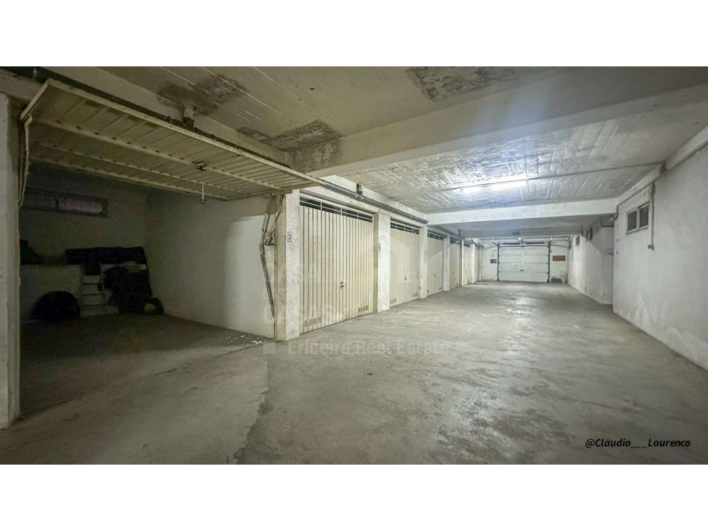 Vende Garagem - Ericeira, A Casa das Casas - Grande imagem: 4/8