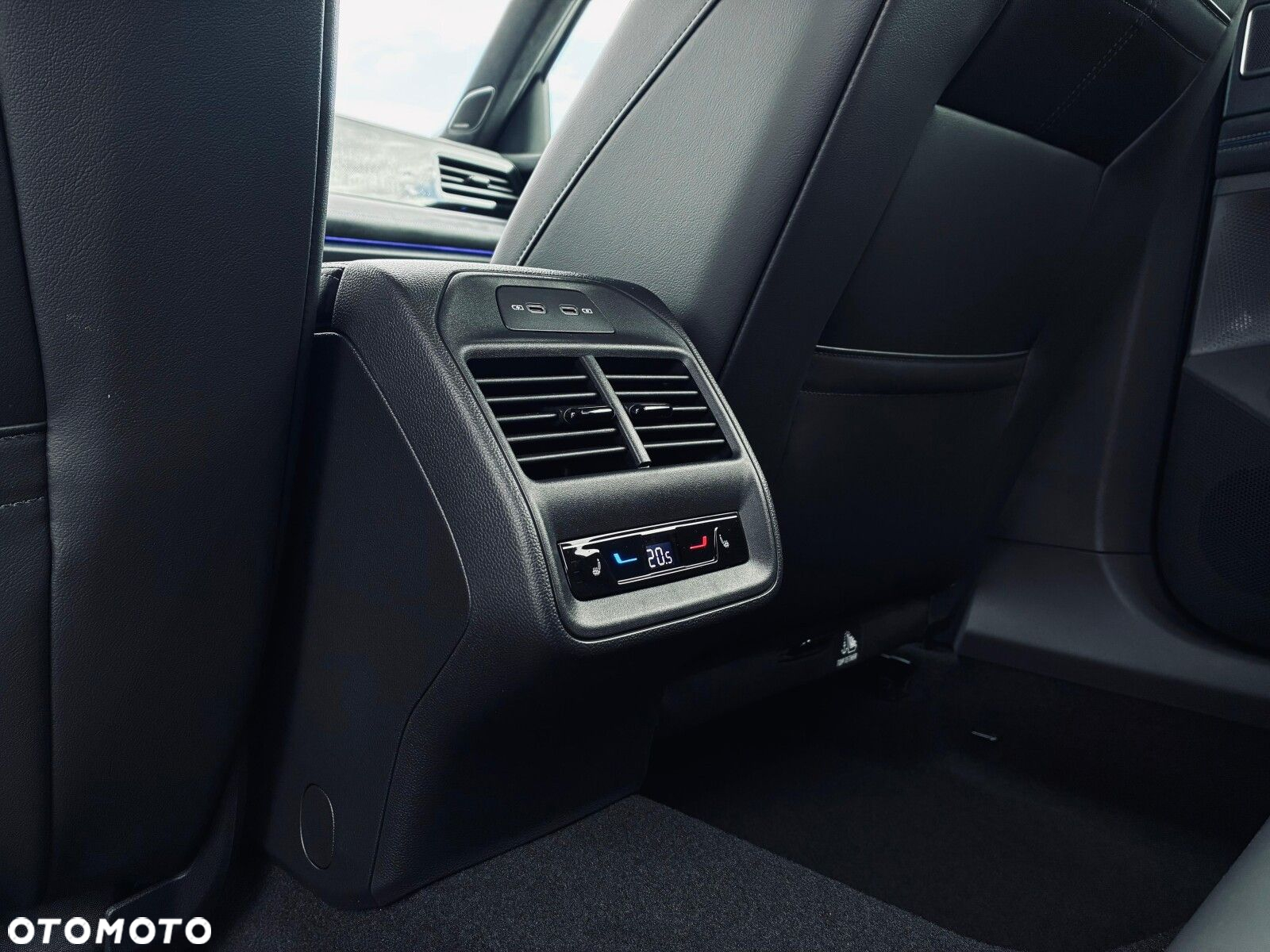 Volkswagen Passat - 26