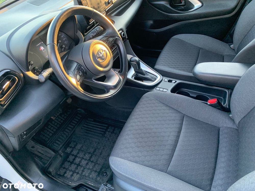 Toyota Yaris - 30