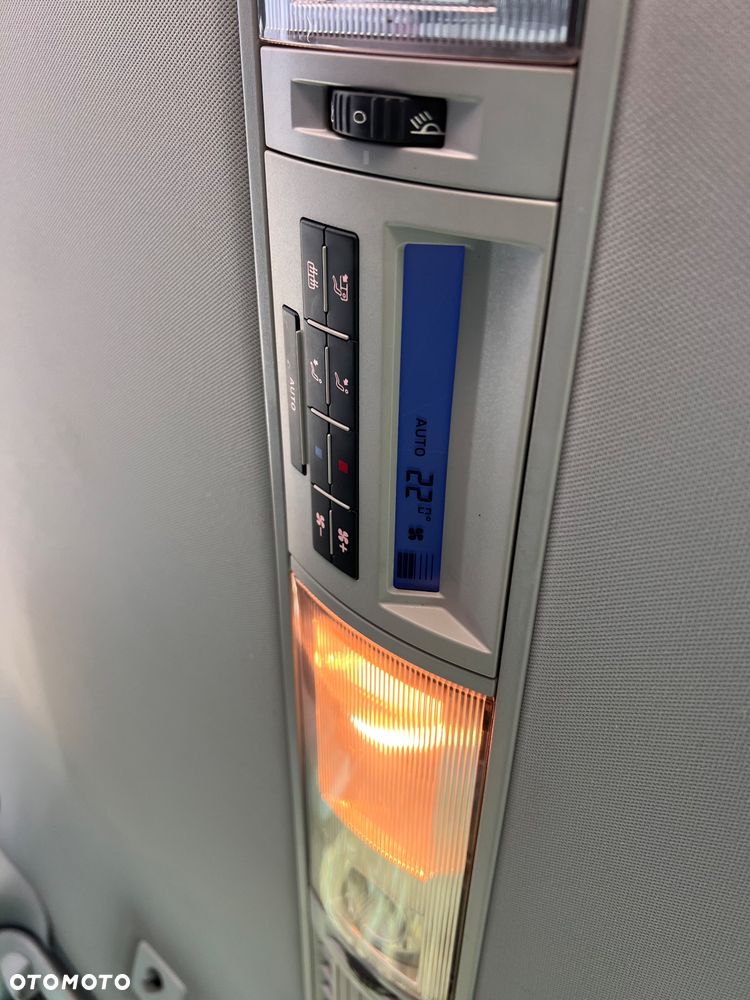 Volkswagen Multivan - 22