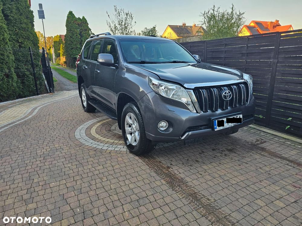 Toyota Land Cruiser - 4