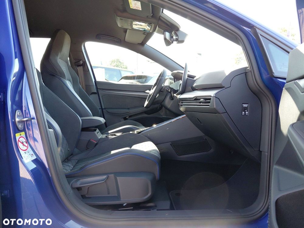 Volkswagen Golf 1.5 eTSI mHEV R-Line Plus DSG - 16
