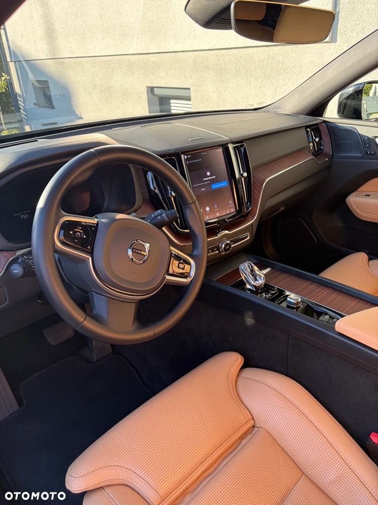 Volvo XC 60 B5 D AWD Ultimate Dark - 5